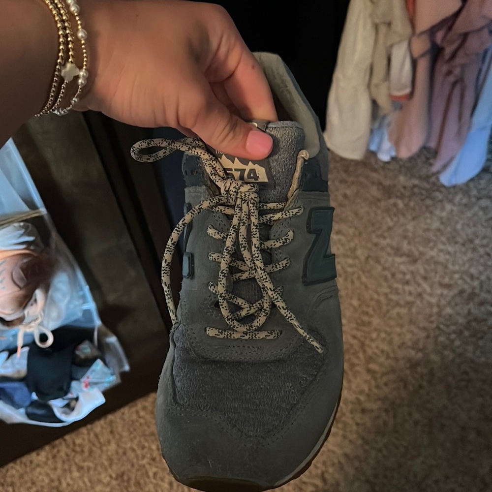 new balance 574. navy, teal, and cream! size 10! hardly worn!